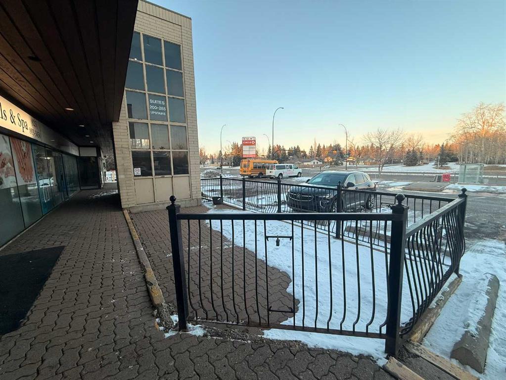 Additional image 4 of 523 Woodpark Boulevard SW, Calgary, AB, T2W 3N8