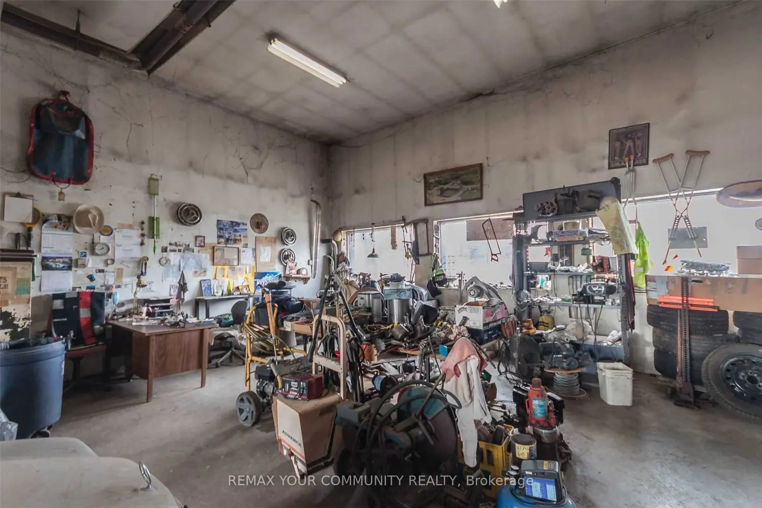 Additional image 5 of 1953 Highway 2 Road