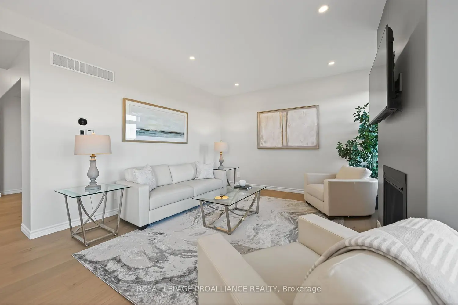 Additional image 8 of 14 Peace River Street