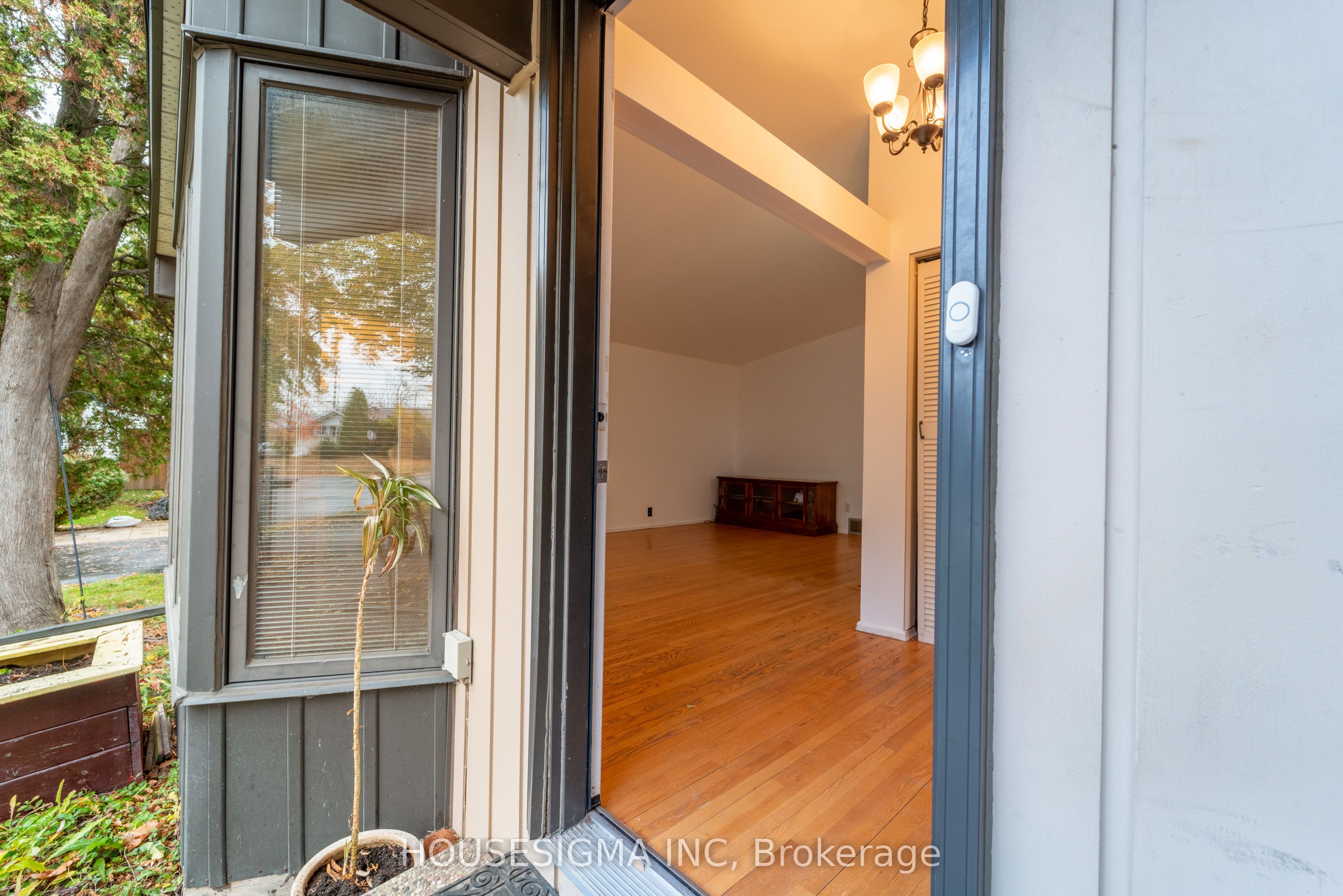 Additional image 3 of 2335 Harding Road, Ottawa, ON, K1G 3B7