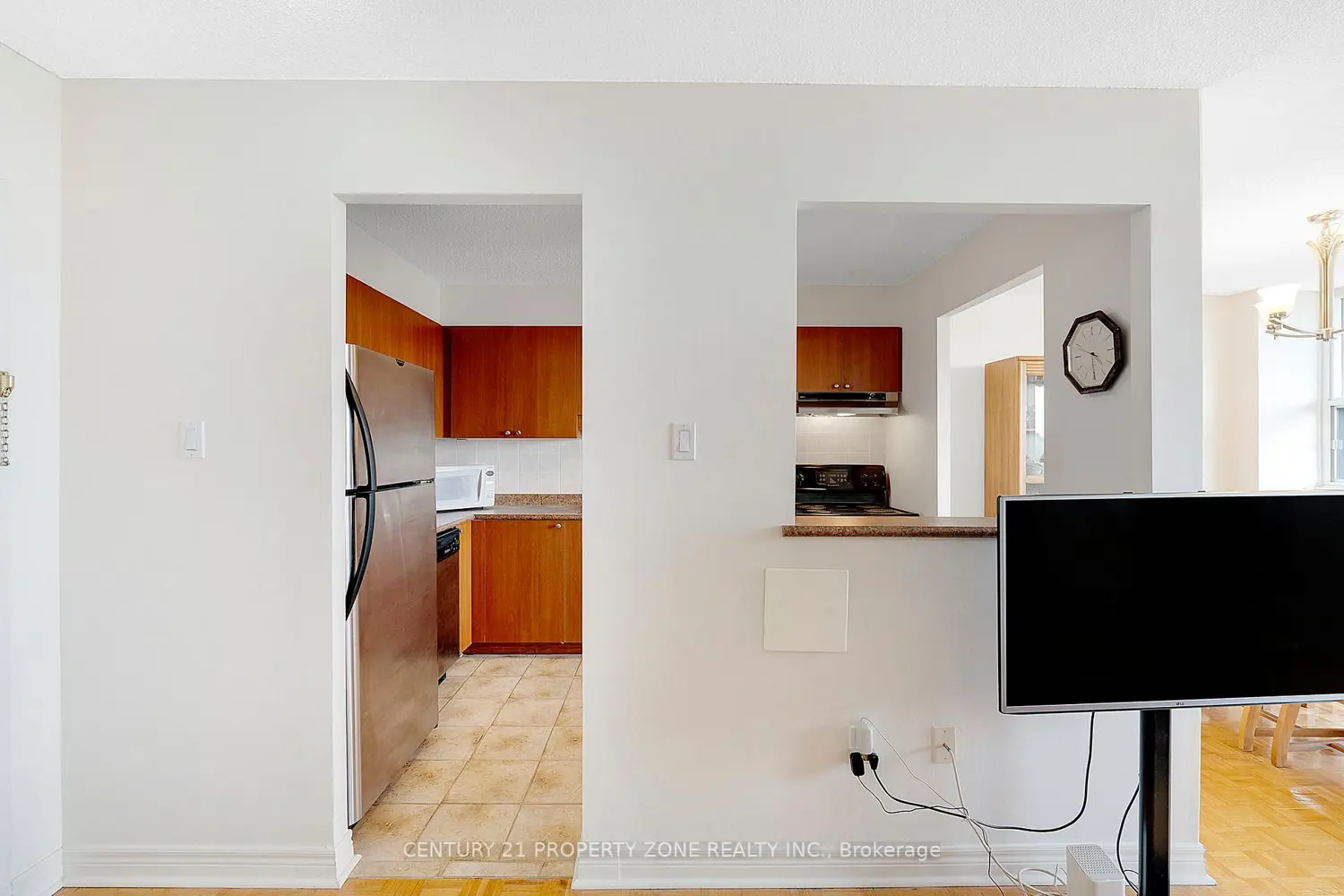 Additional image 8 of 3501 Glen Erin Drive 905