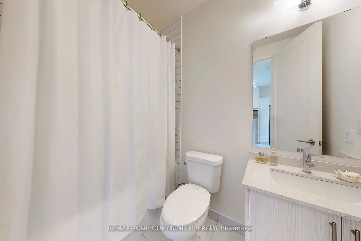 Additional image 14 of 509 Dundas Street 807