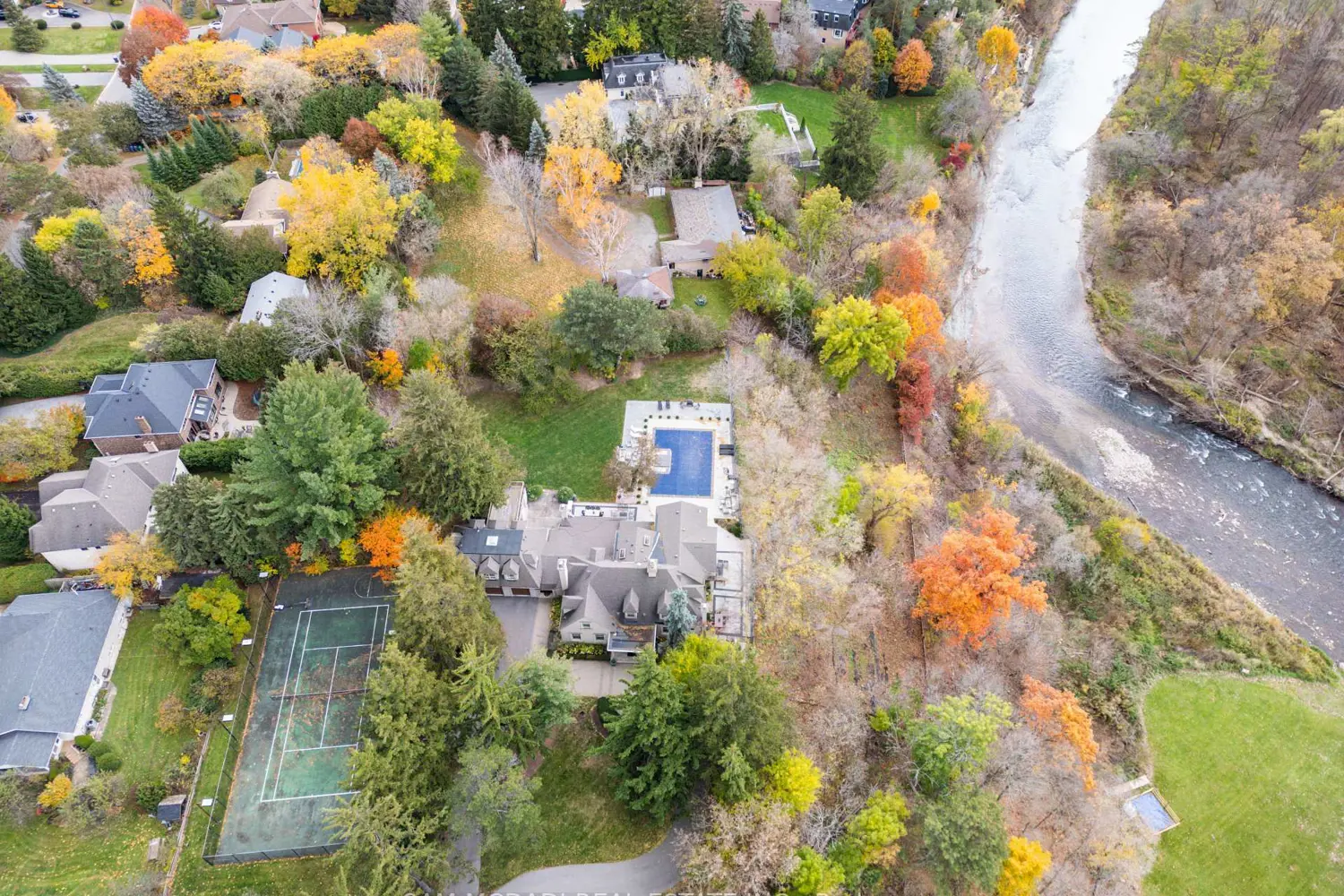 Additional image 20 of 2552 Jarvis Street