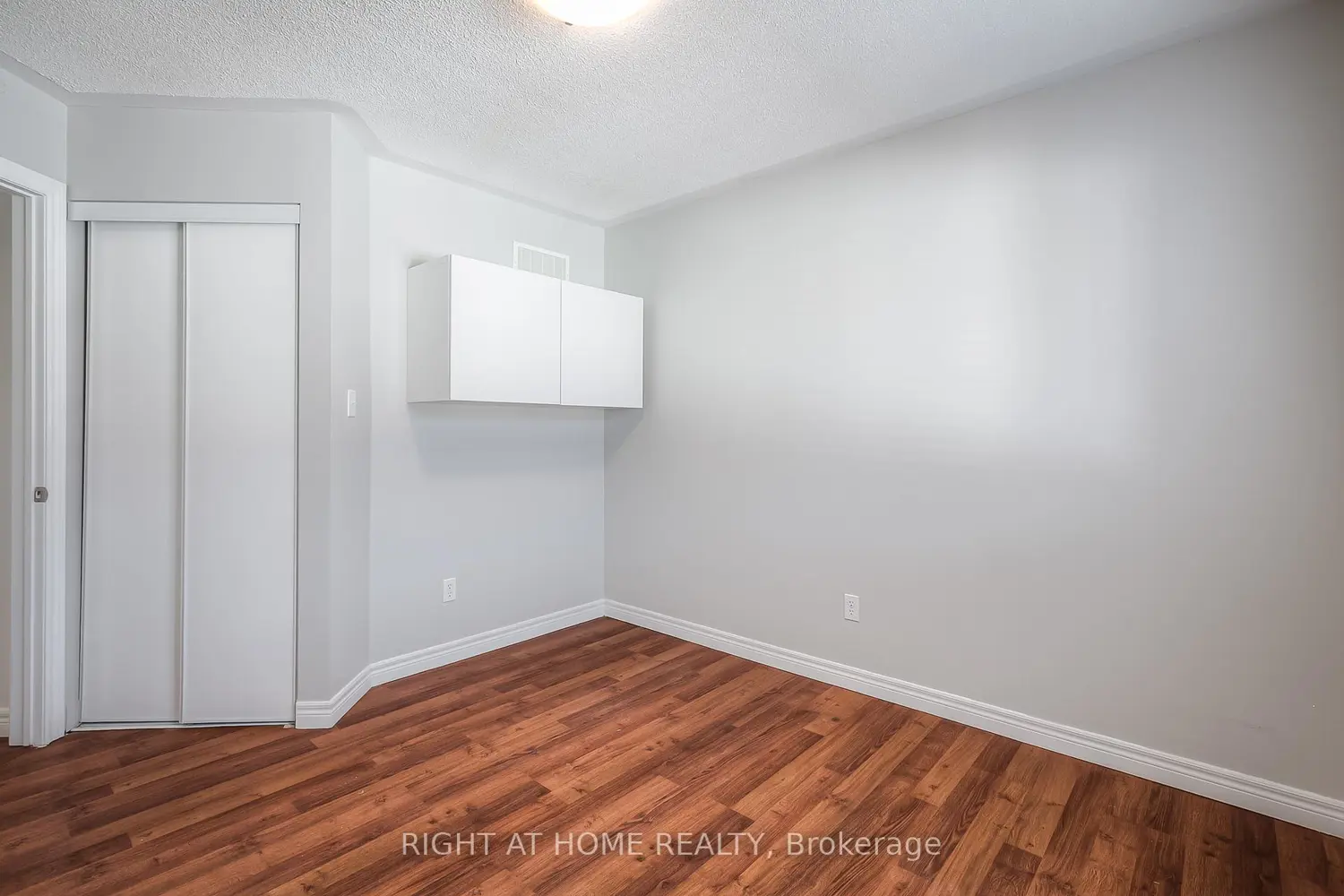 Additional image 8 of 3086 Highbourne Crescent