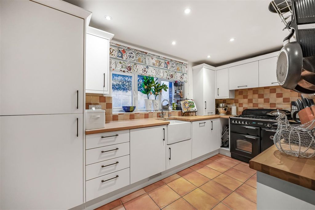 Additional image 5 of 3 bed semi-detached house for saleSt. Johns Hill, Reading RG1