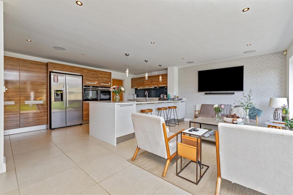 Additional image 7 of Sunderland Avenue, St. Albans