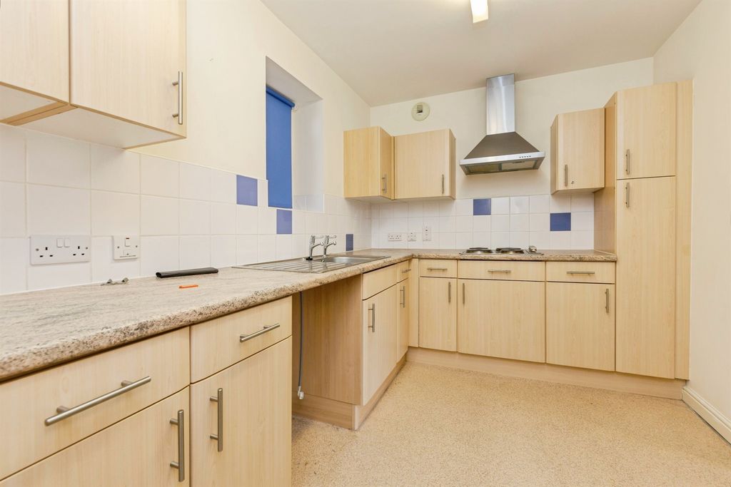 2 bed flat for saleHartfields, Hartlepool TS26 photo 4
