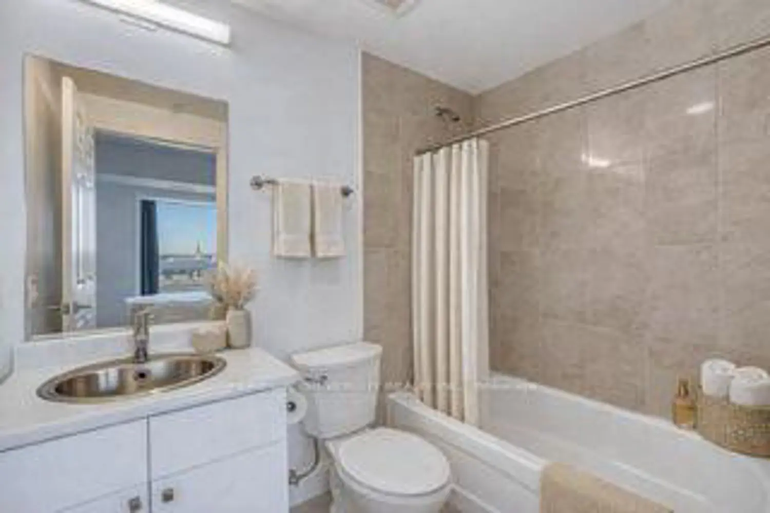 Additional image 9 of 1 Wellington Street 615