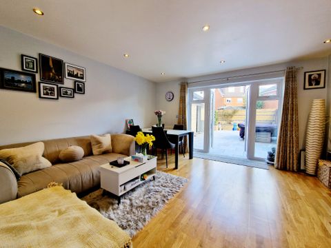 Noel Road, Acton W3