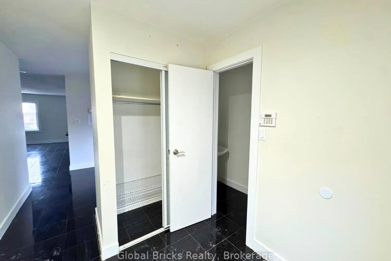 Additional image 4 of 41 Fieldview Crescent