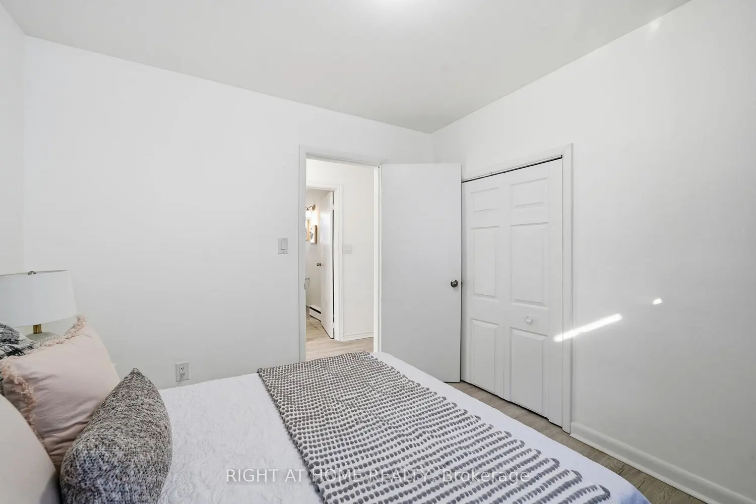 Additional image 10 of 708 Carnegie Avenue