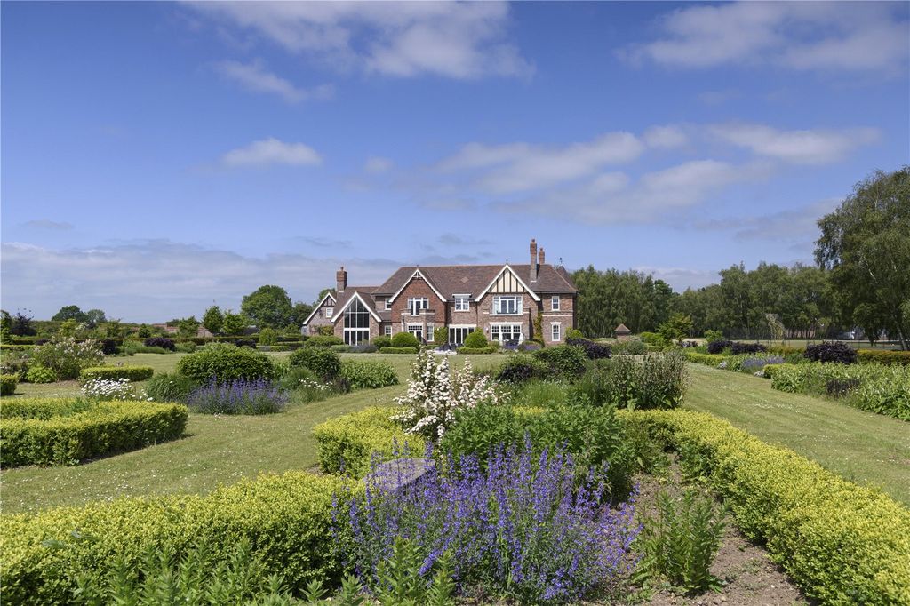 7 bed detached house for saleChenies Hill, Latimer, Buckinghamshire HP5