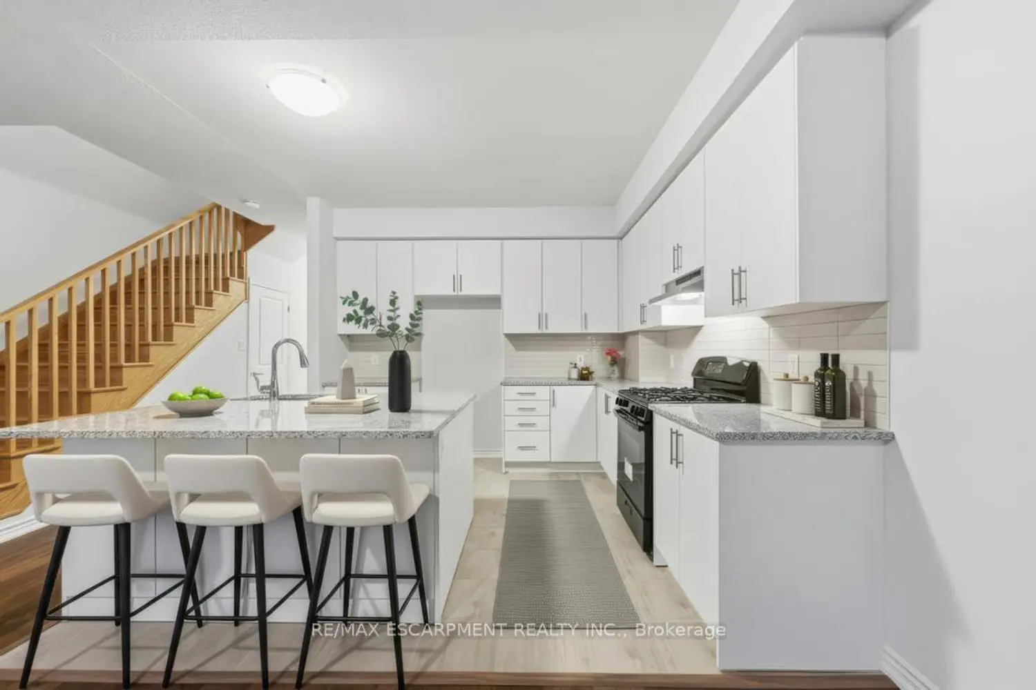 Additional image 11 of 9 Admiral Road