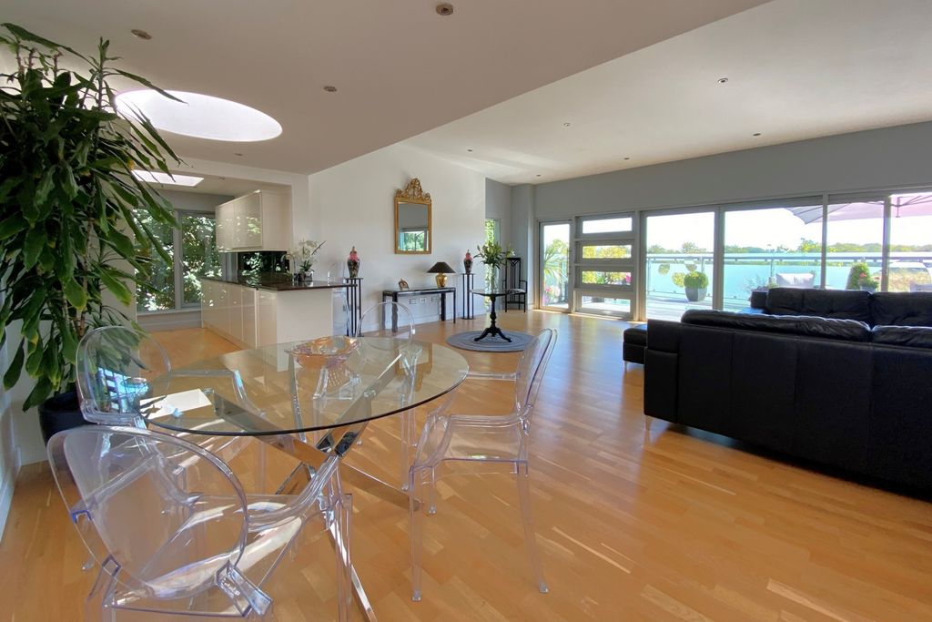 3 bed flat for saleDover Road, Sandwich CT13 photo 4