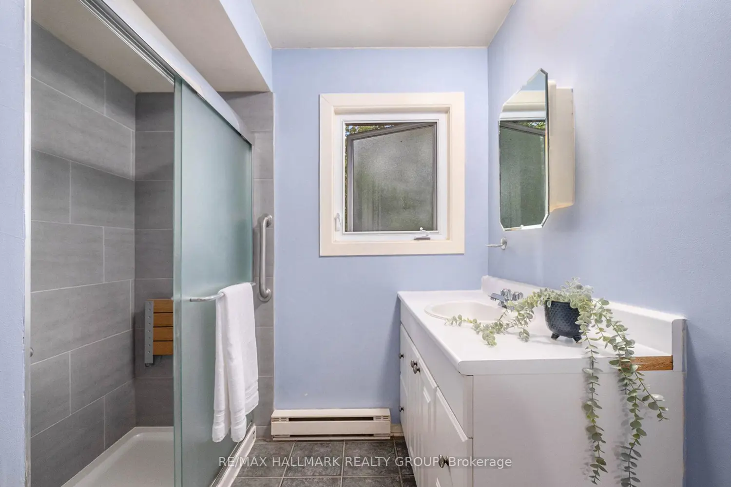 Additional image 10 of 3691 Albion Road 23