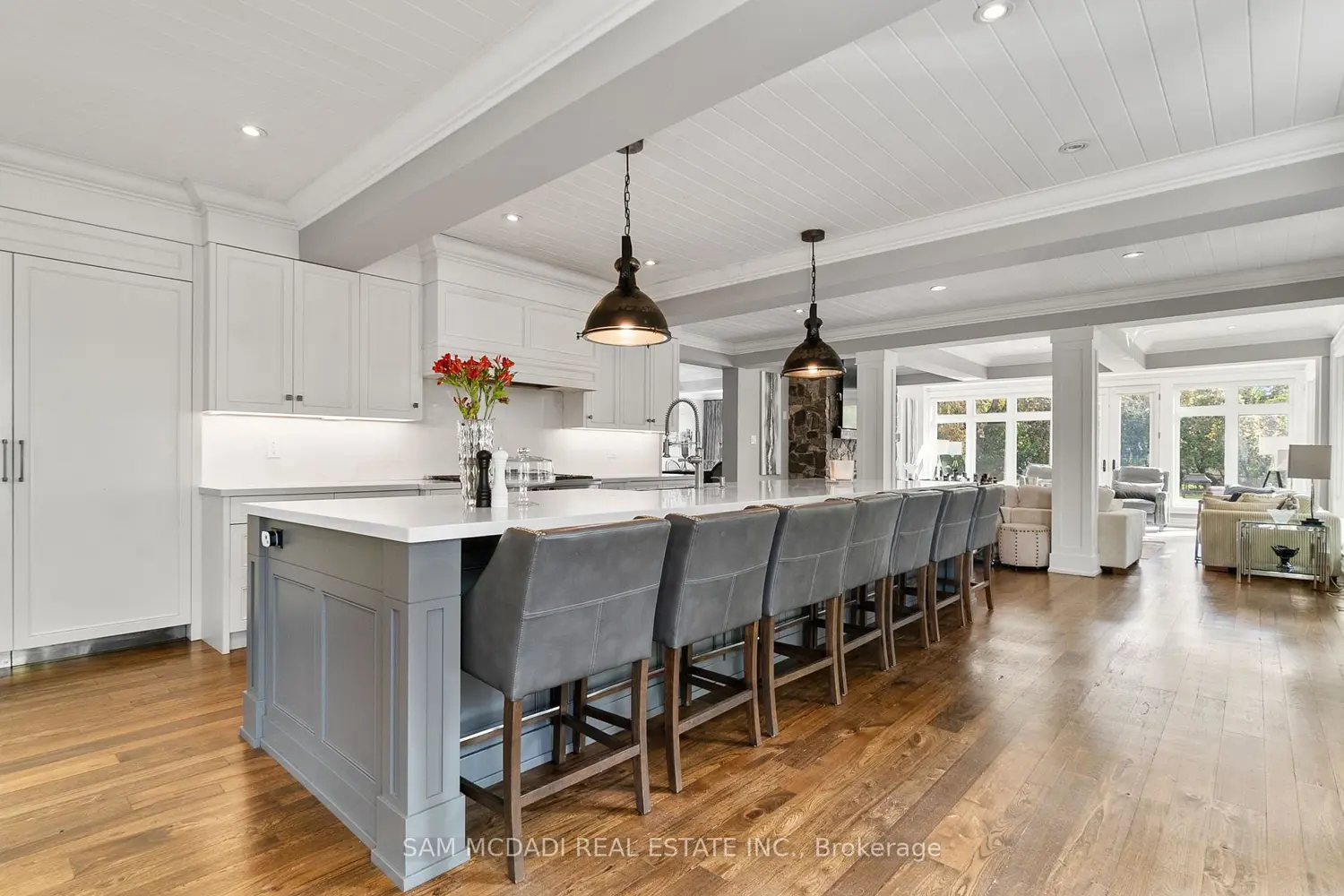 Additional image 7 of 2552 Jarvis Street