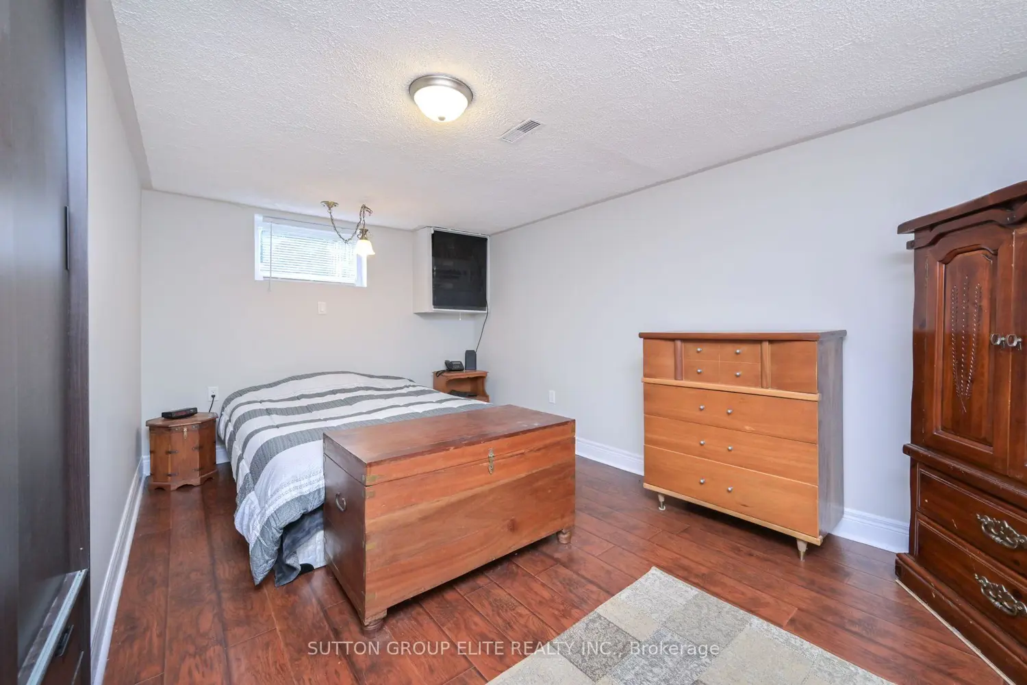 Additional image 10 of 1238 Claredale Road