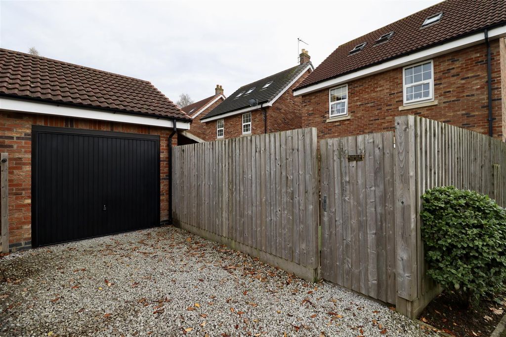 Additional image 15 of 4 bed detached house for saleHoughton Close, Market Weighton, York YO43