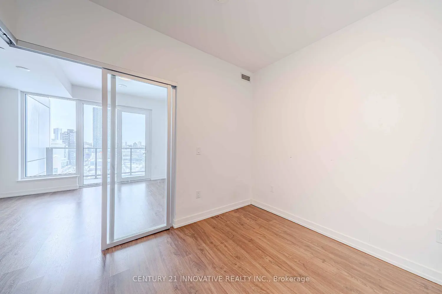 Additional image 9 of 15 Wellington Street 1005