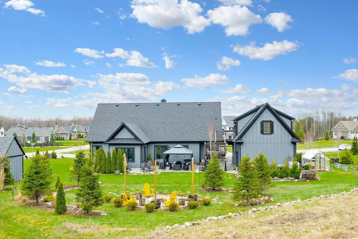 Additional image 13 of 2 Thoroughbred Drive