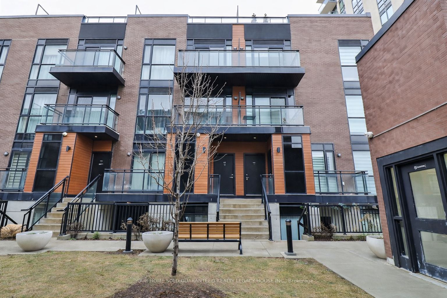 803-5279 Highway 7 Road, Vaughan, ON, L4L 0J1