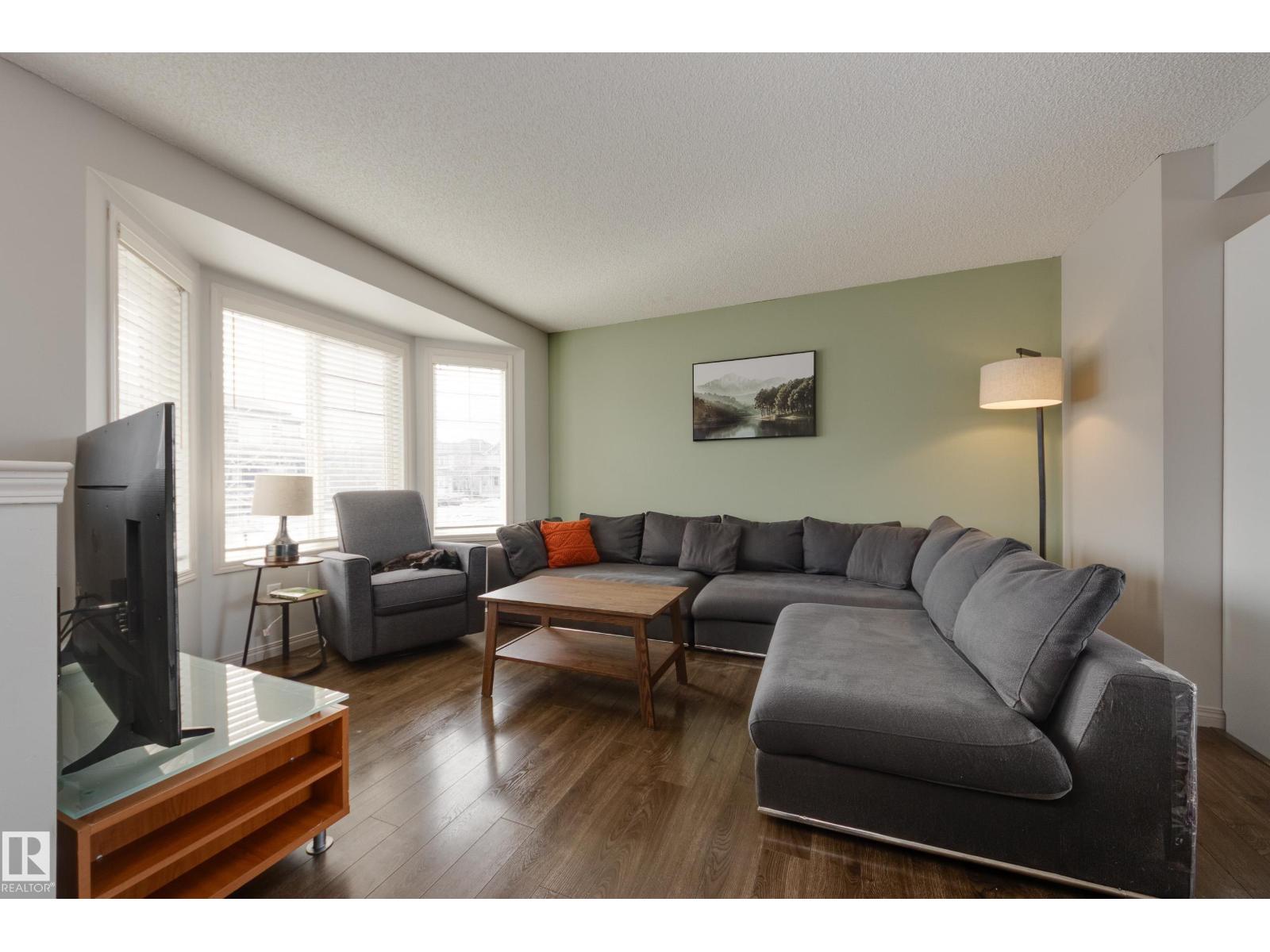 Additional image 4 of 2376 30 Avenue NW, Edmonton, AB, T6T1Z8