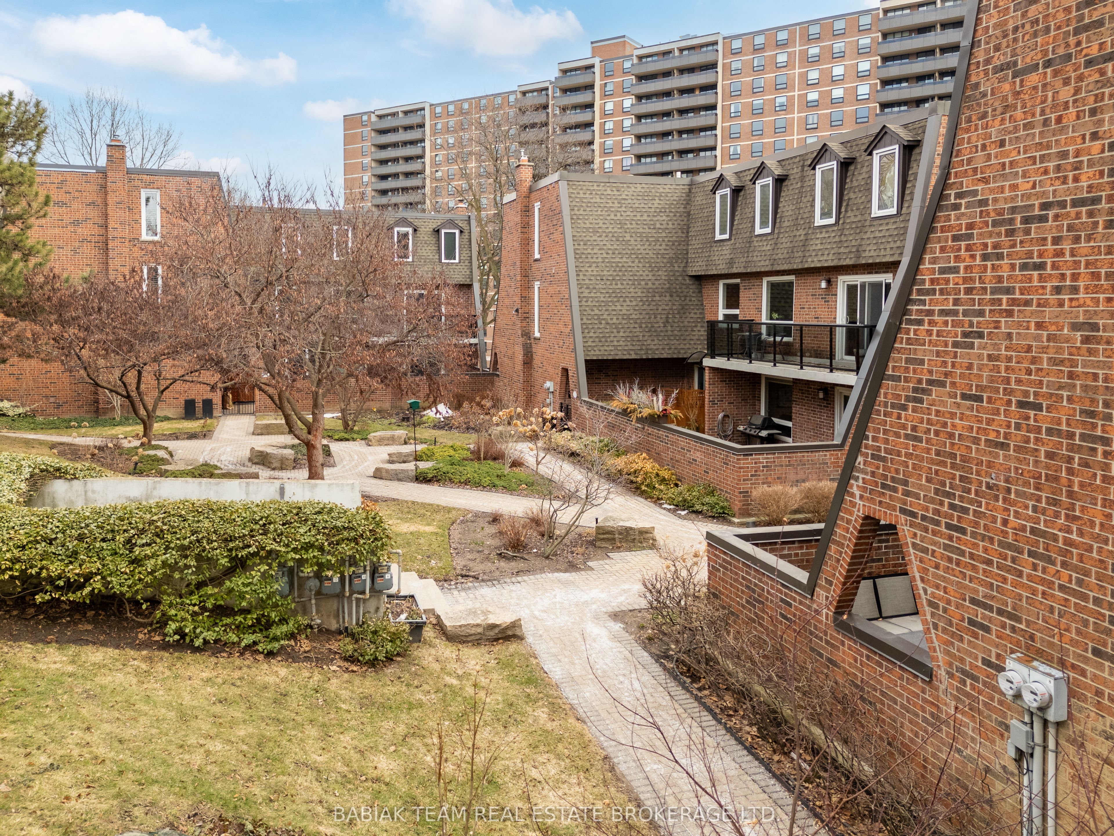 TH7-22 La Rose Avenue, Toronto, ON, M9P 1A5