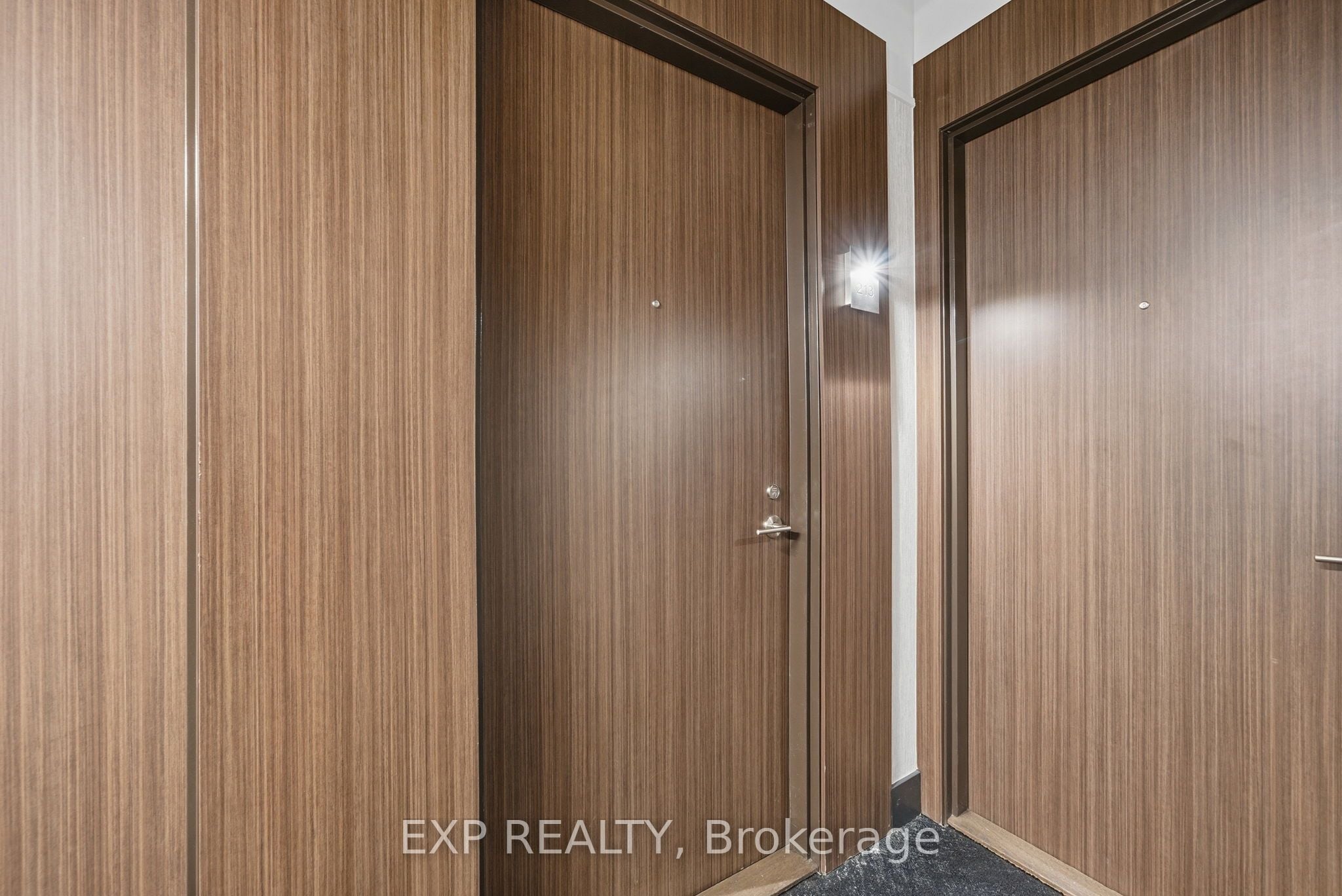 Additional image 6 of 213-560 King Street W, Toronto, ON, M5V 0L6