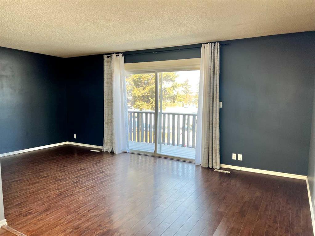 Additional image 5 of 24 45 Street Crescent, Sylvan Lake, AB, T4S2P9