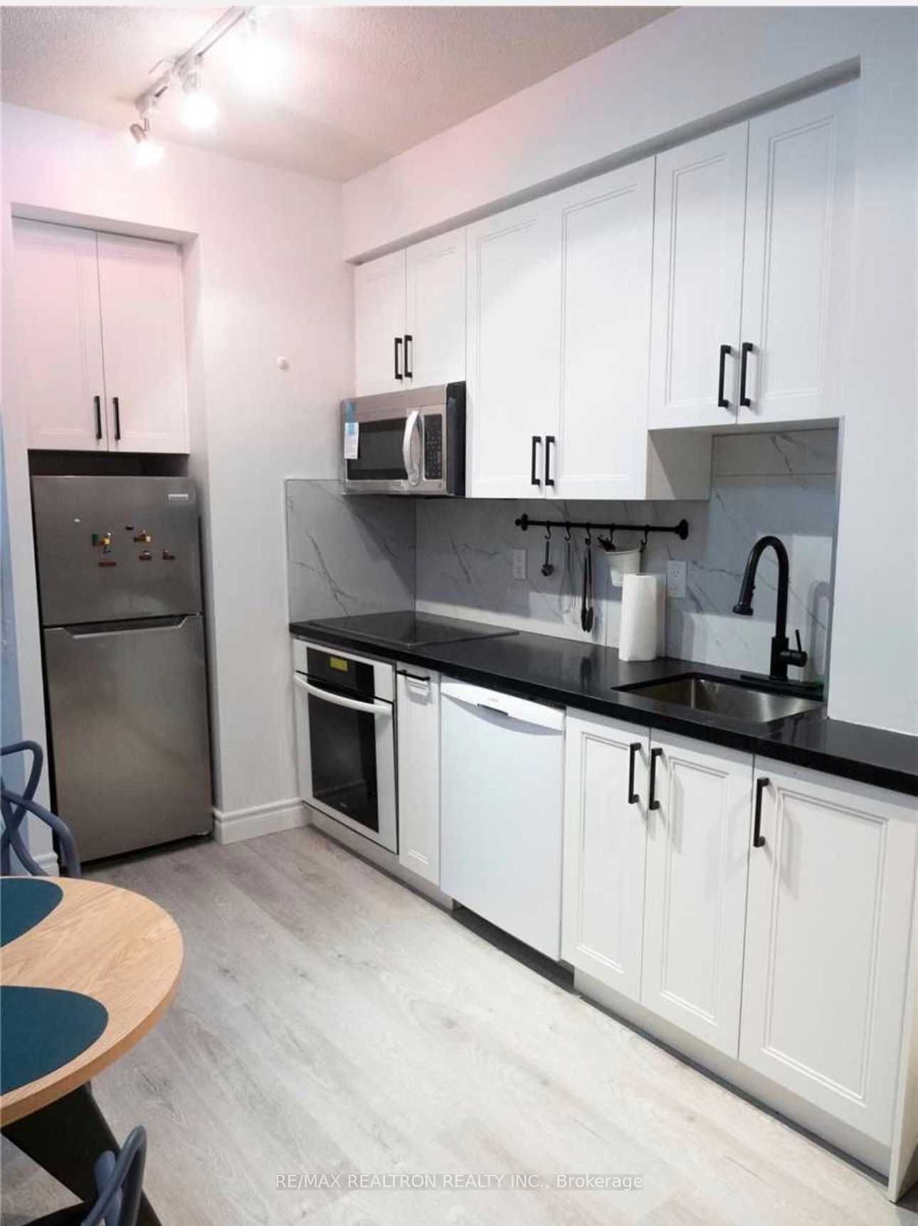 Additional image 6 of 205-555 Yonge Street, Toronto, ON, M4Y 1Y7