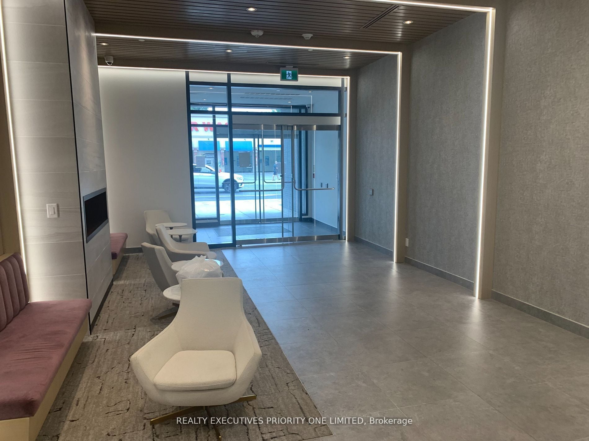 Additional image 2 of 407-2369 Danforth Avenue, Toronto, ON, M4C 0B1