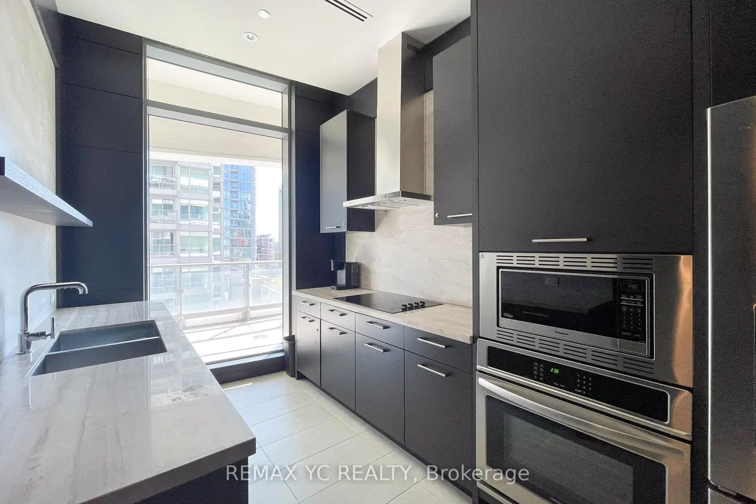 Additional image 18 of 2221 Yonge Street 1111