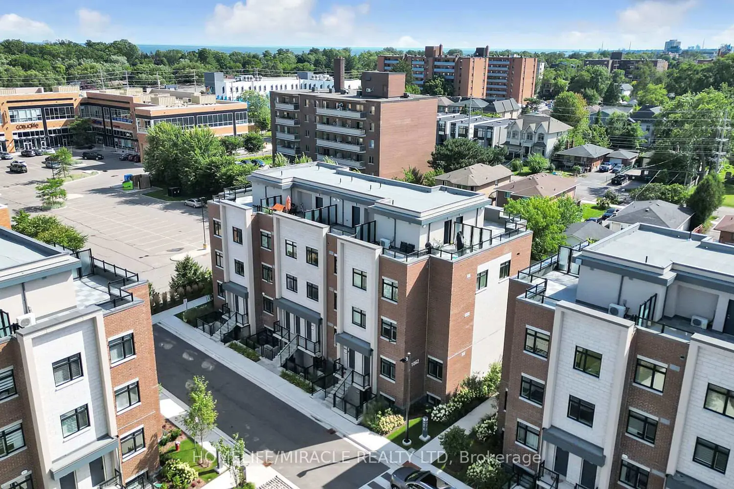 Additional image 17 of 1062 Douglas Mccurdy Common 230