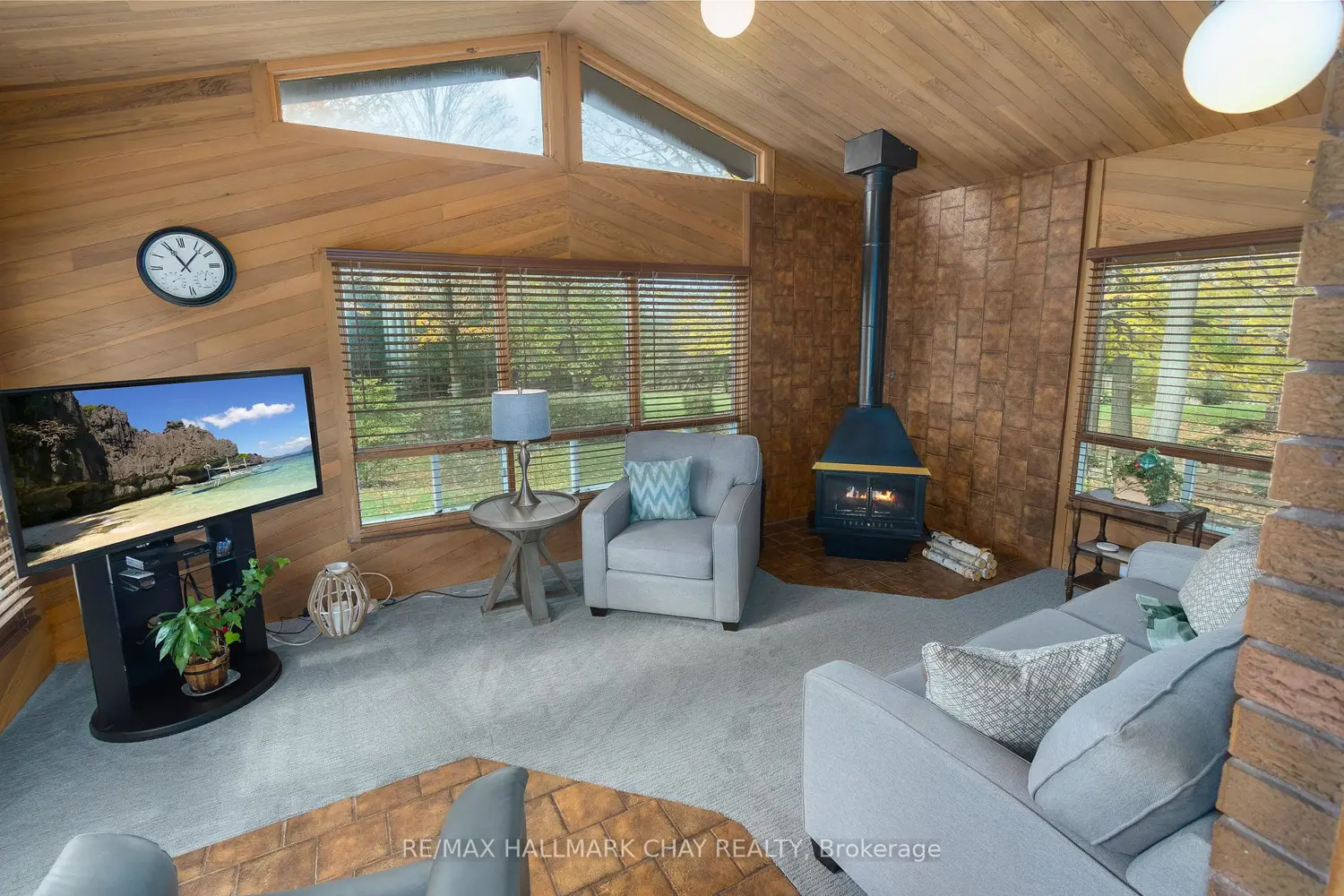 Additional image 7 of 1009 Fairbairn Street