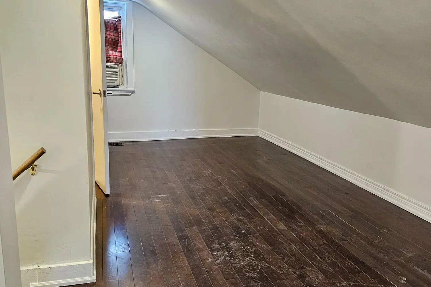 Additional image 15 of 764 Dundas Street