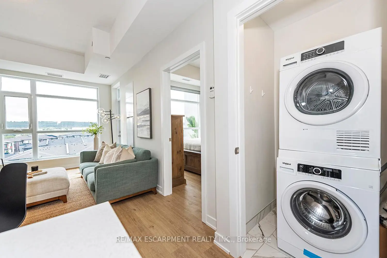 Additional image 9 of 600 North Service Road 606