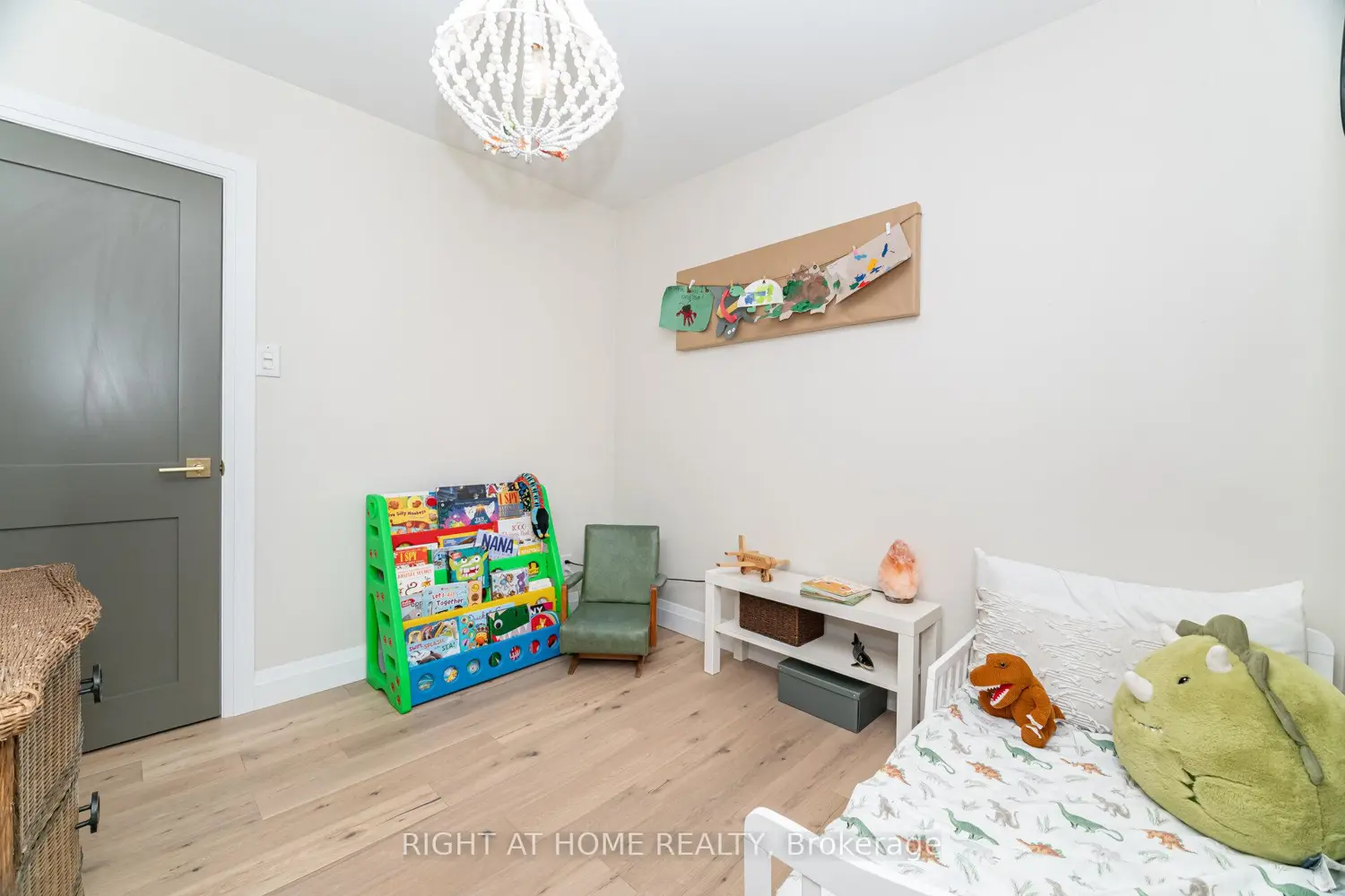 Additional image 16 of 5188 Cherryhill Crescent