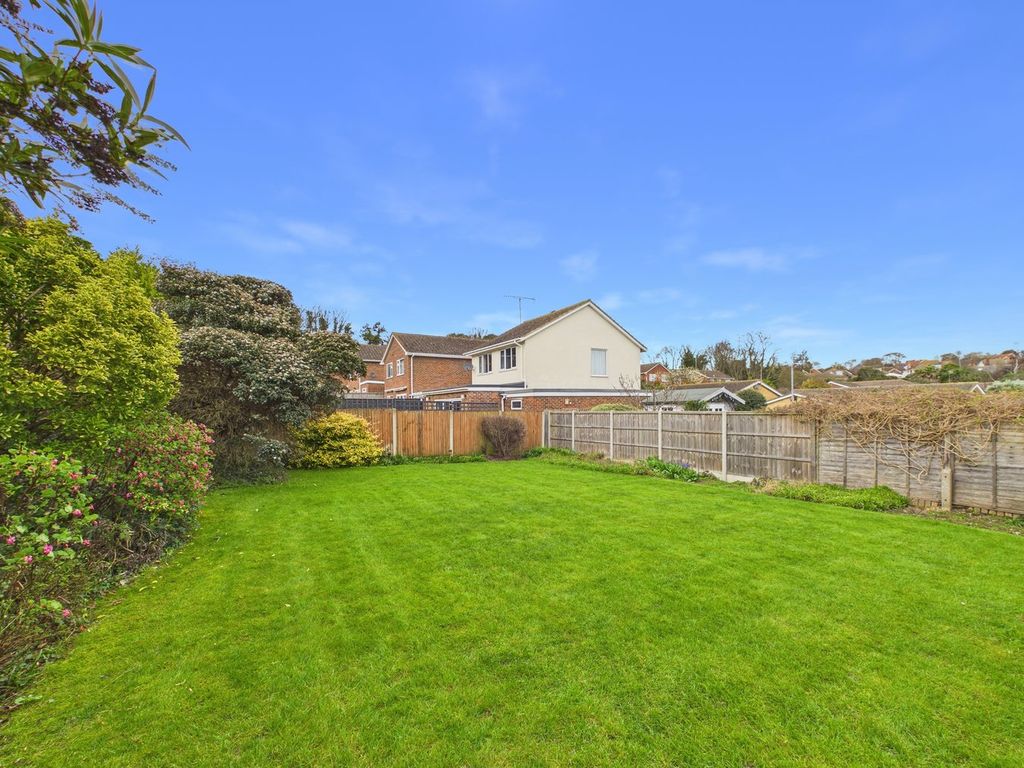 2 bed detached bungalow for saleColburn Road, Broadstairs CT10 photo 4