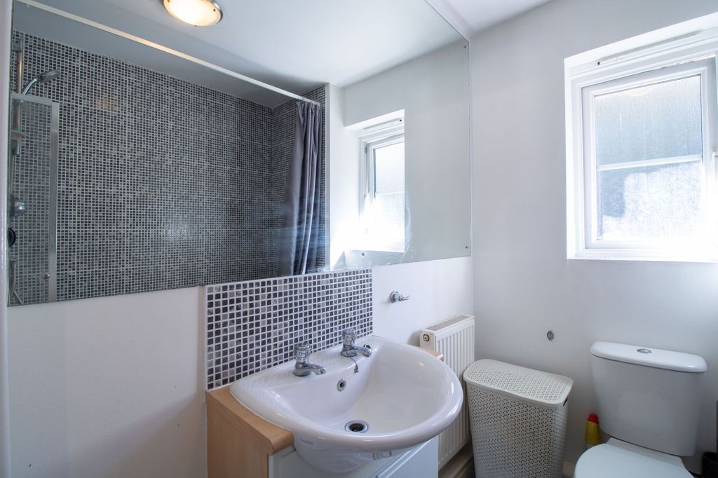 Additional image 10 of 2 bed flat for saleCoed Celynen Drive, Abercarn NP11