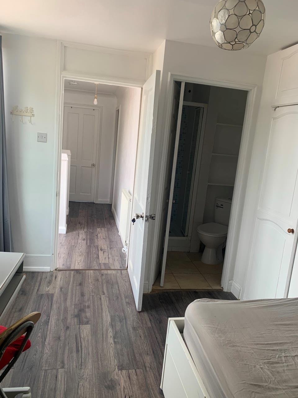 Room in a Shared Flat, Laxley Close, SE5, N1 7GU