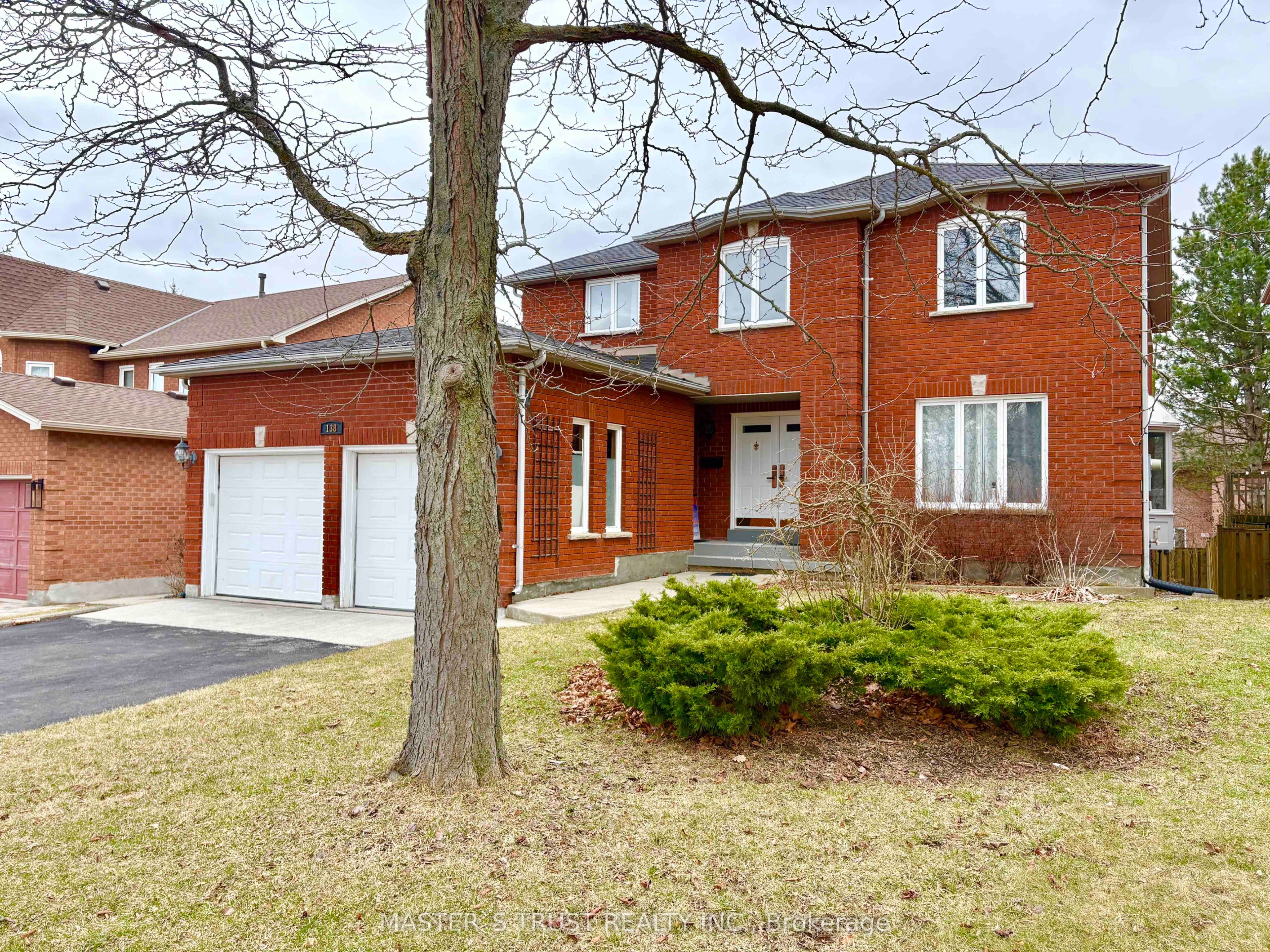 138 Huntingwood Avenue, Hamilton, ON, L9H 6X7