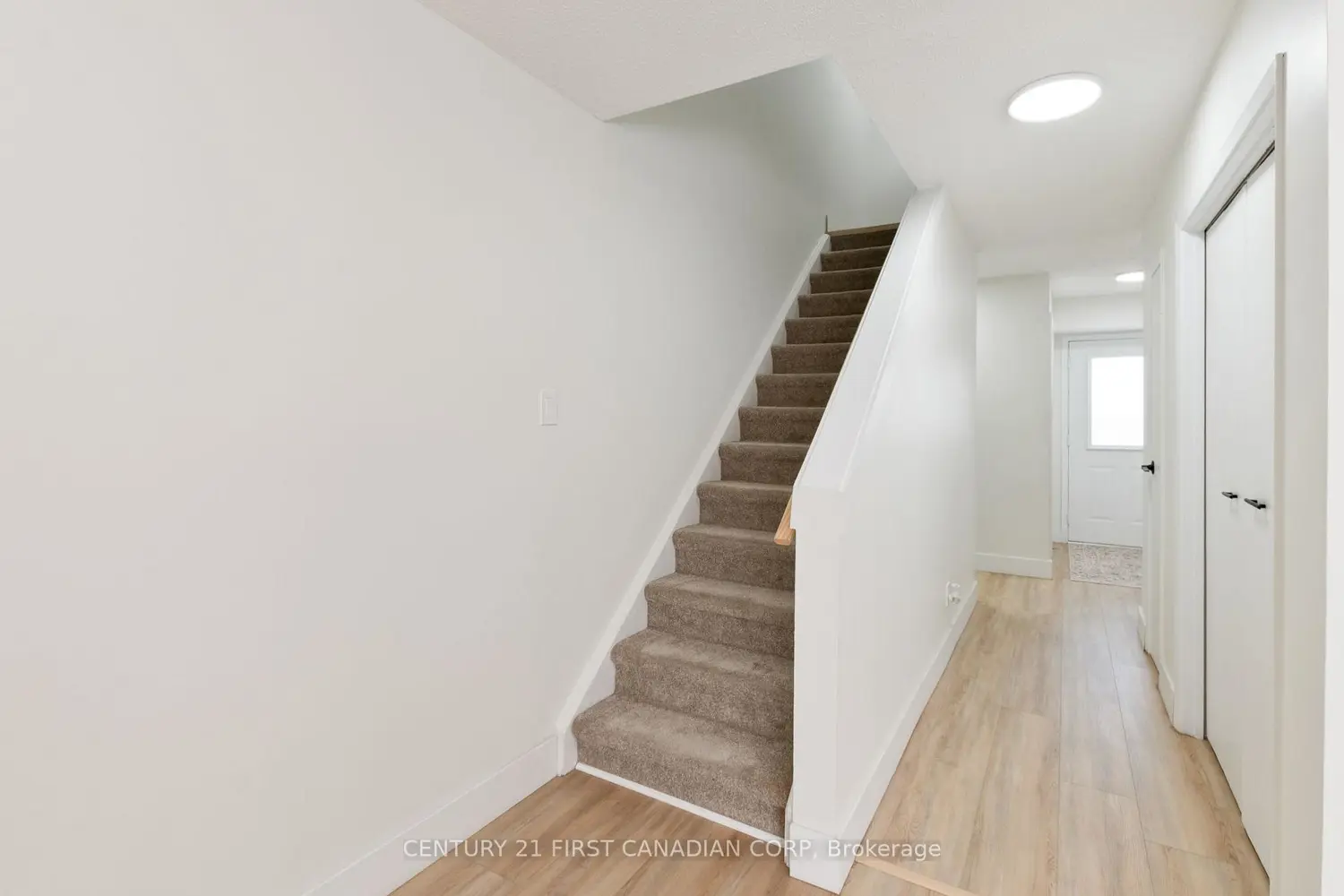 Additional image 10 of 35 Waterman Avenue 60