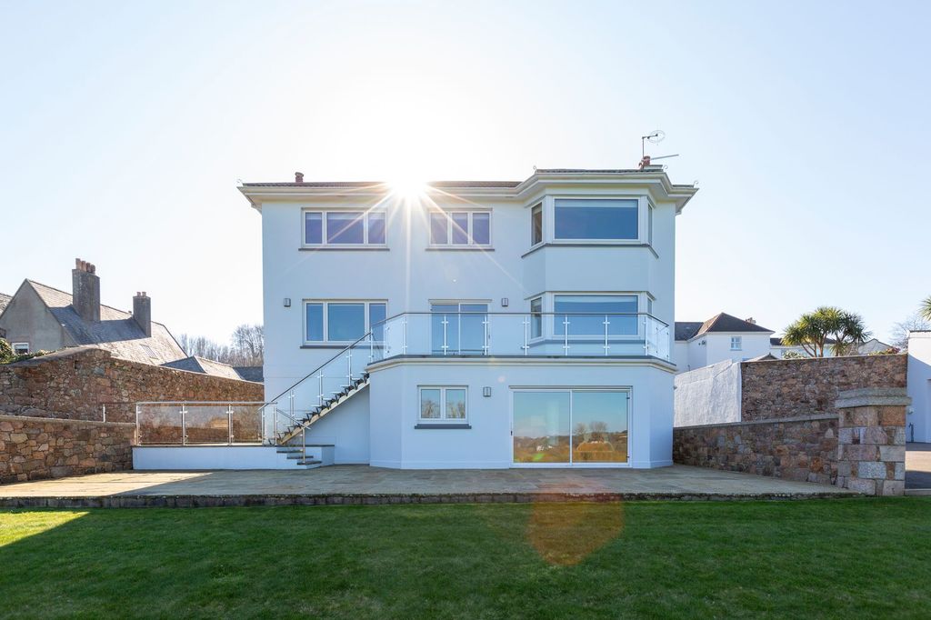 Additional image 42 of 4 bed detached house for saleLe Jardin, Grouville JE3