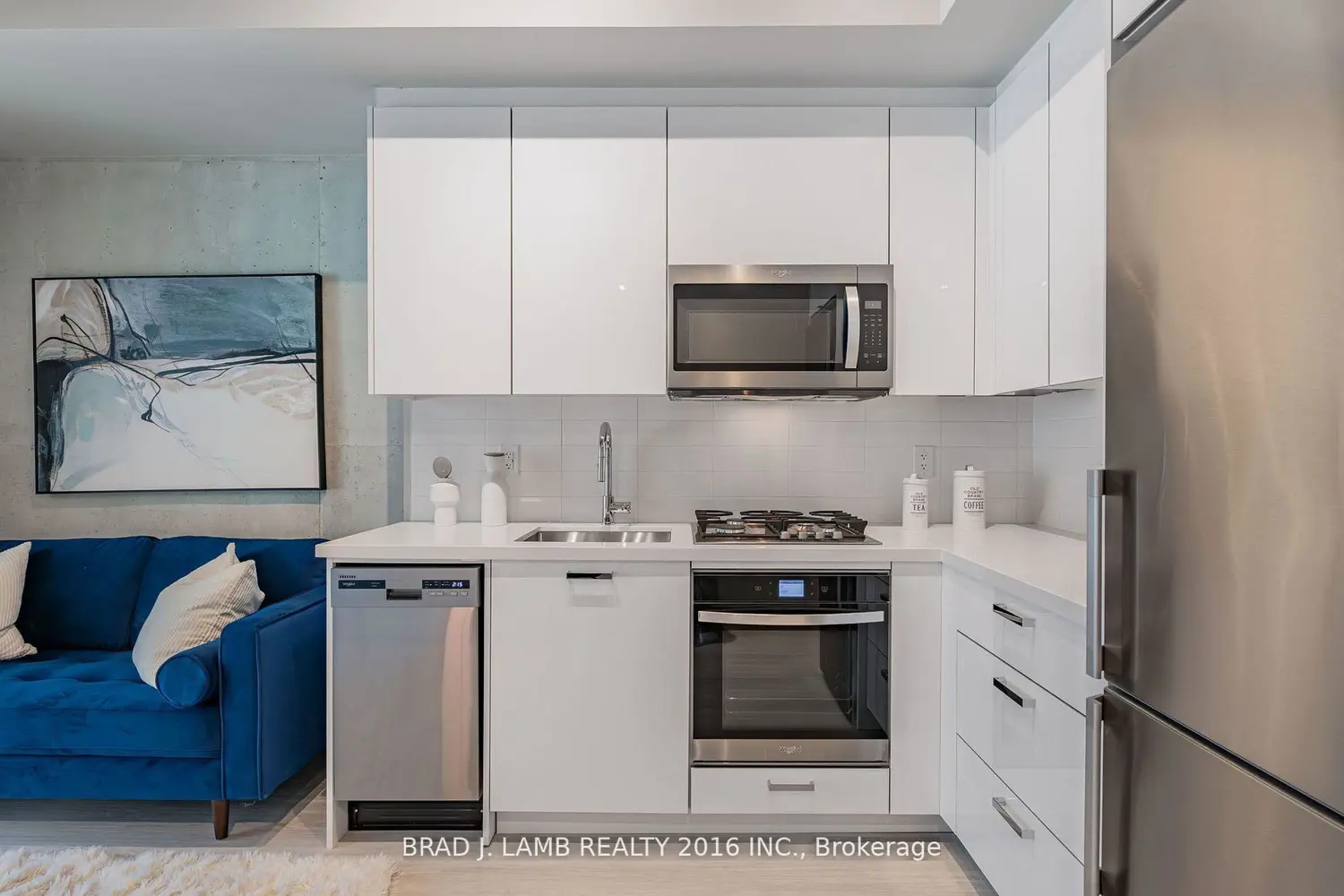 Additional image 6 of 195 Mccaul Street 315