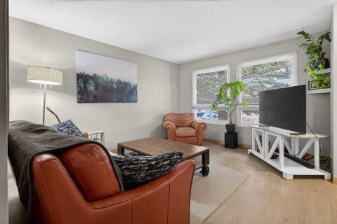 Additional image 8 of 27 Bedford Road NE, Calgary, AB, T3K 2K7