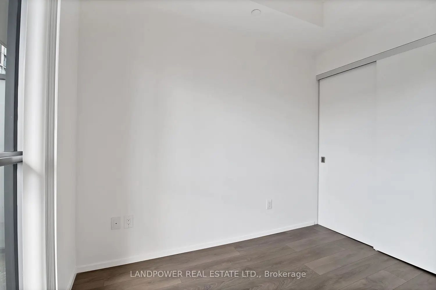 Additional image 15 of 159 Dundas Street 1107