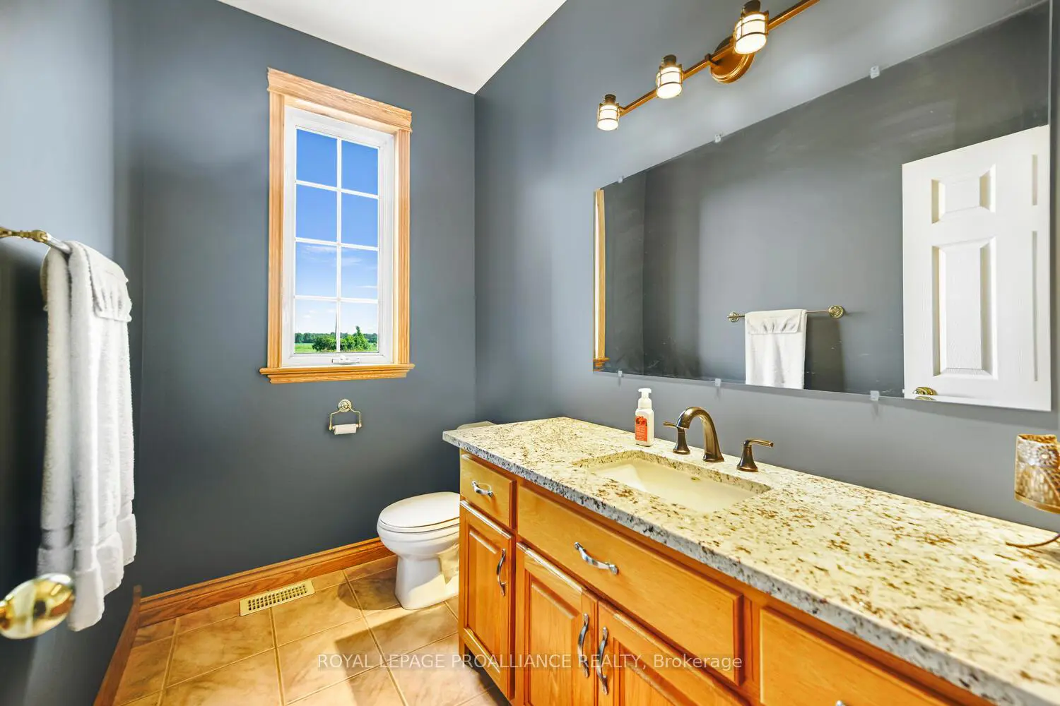 3560/3562 Weir Road photo 5