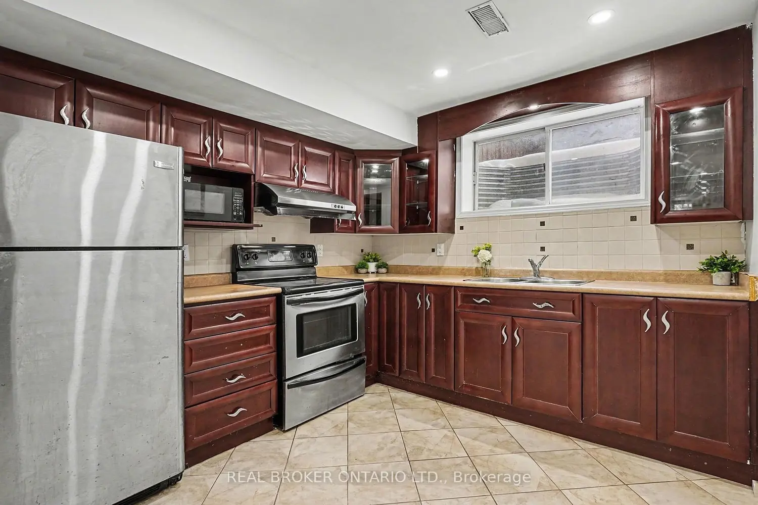 Additional image 11 of 16 Leitch Avenue