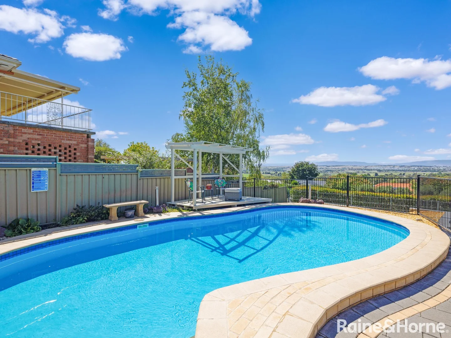 17 Lorimer Street, Llanarth NSW 2795