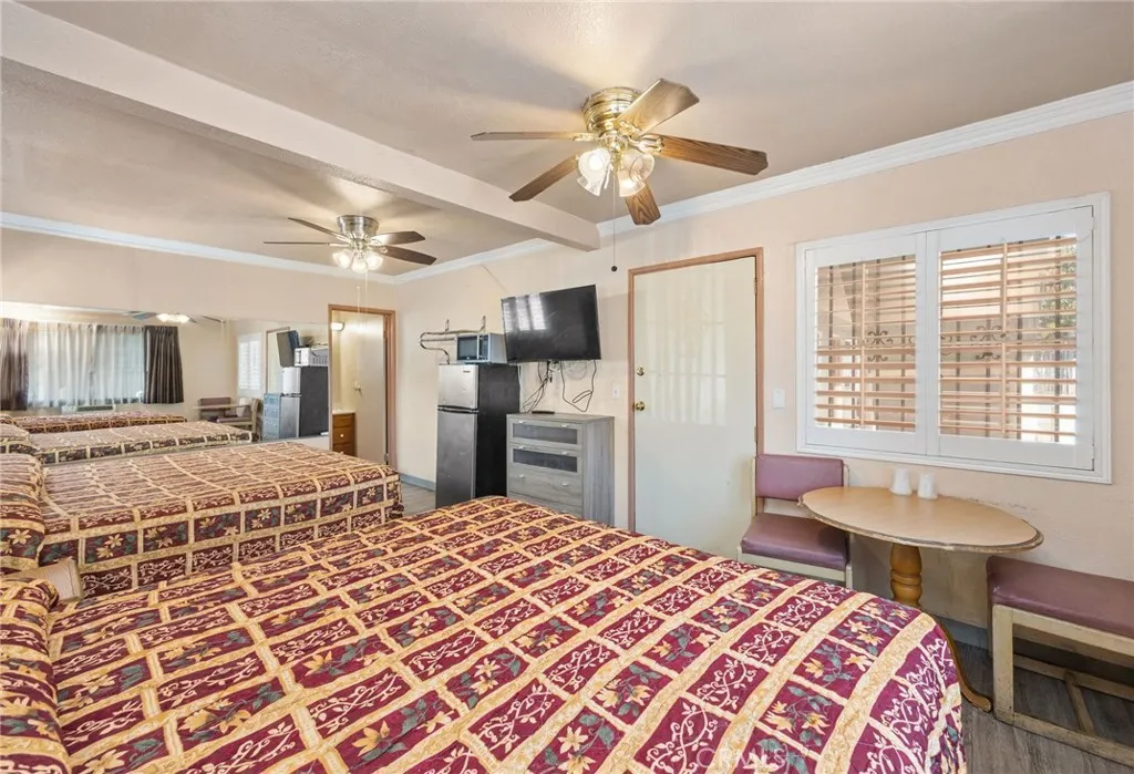 Additional image 85 of 451 E Vernon Ave, Los Angeles, CA 90011